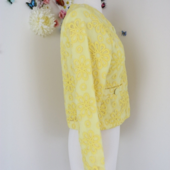 🌼 Vintage floral embroidered yellow jacket - Picture 4 of 8